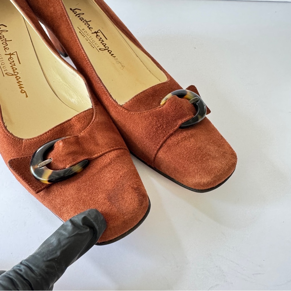 Vntg Salvatore Ferragamo 90s Women Suede Heels Brown Buckle Pumps Italy Sz 5.5 - Picture 10 of 11